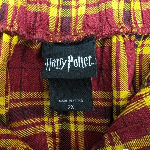 Harry Potter Gryffindor Pleated Plaid Skirt - Picture 5 of 9